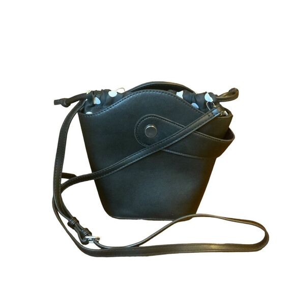 No Boundaries Black Crossbody Bucket Handbag Short Handle and Adjustable Strap - Picture 5 of 7